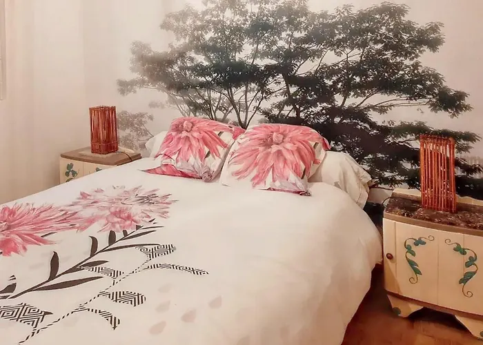 Prázdninový dům Maison Charmante A Avec Jardin Et Parking Prive *